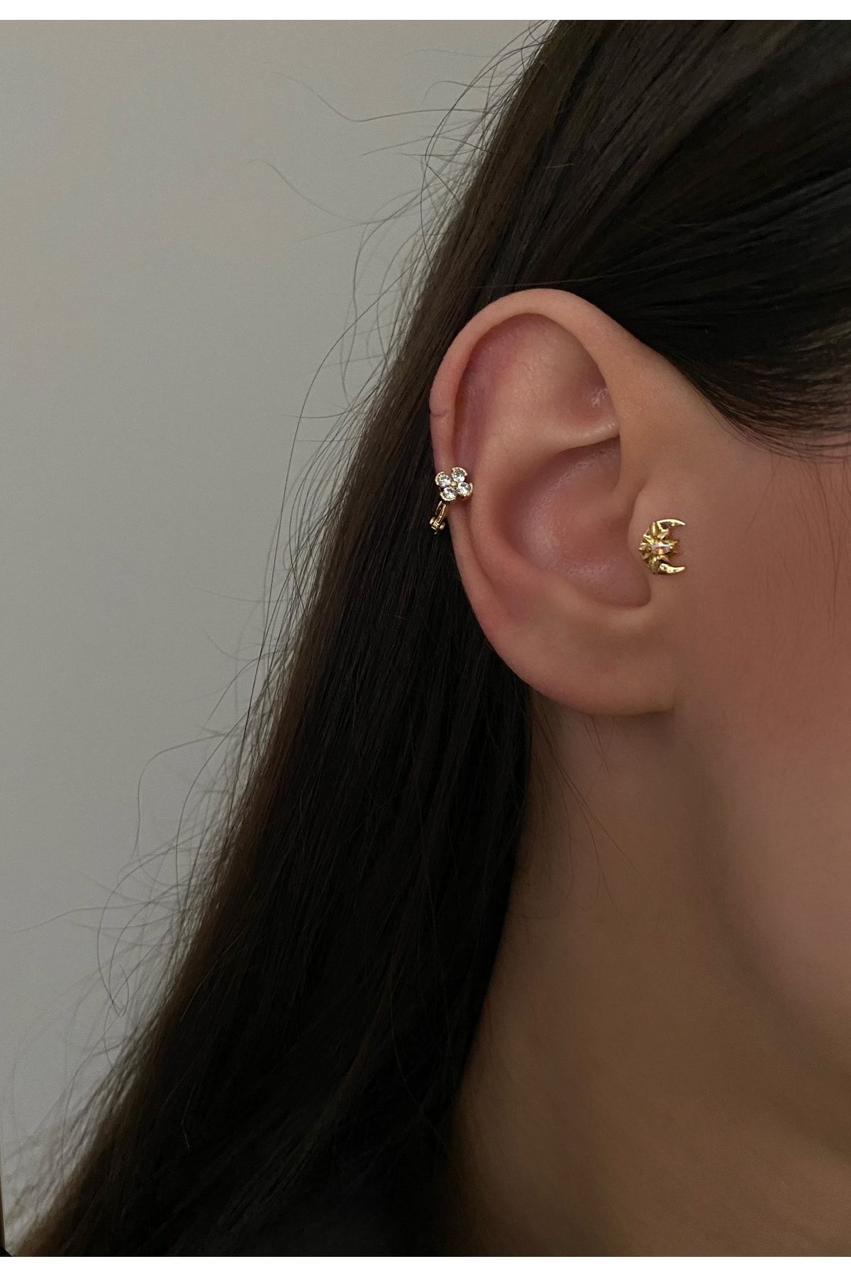 Cerrahi Çelik Ay Detaylı Tragus Piercing