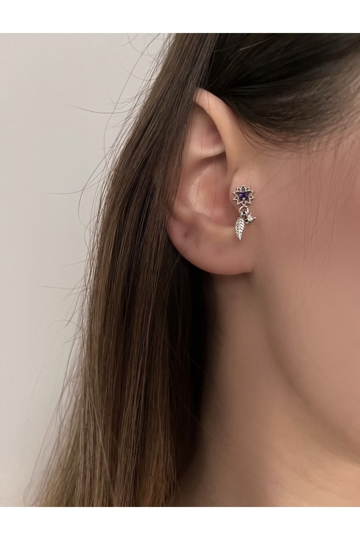 Kadın Sallantılı Yaprak Tragus Kıkırdak Piercing