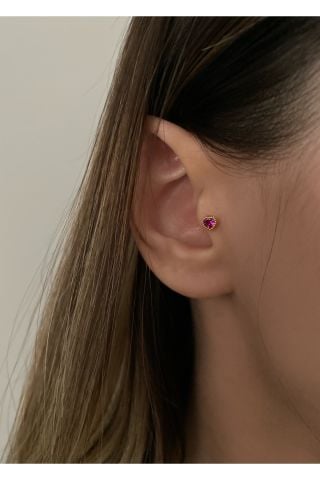 Kadın Minimal Koyu Pembe Taşlı Kalpli Tragus Kıkırdak Piercing