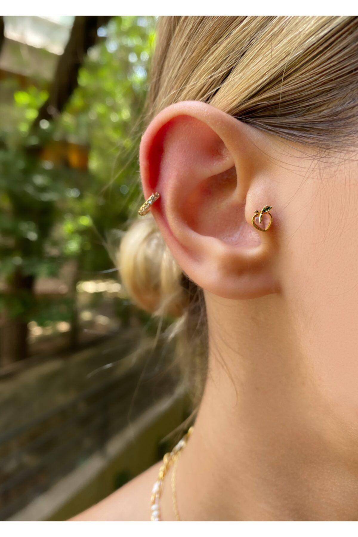 Kadın Gold Renkli Şeftali Tragus Kıkırdak Piercing