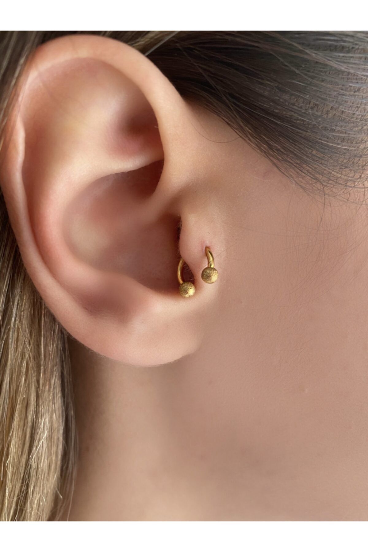 Cerrahi Çelik Gold Rengi Mat Toplu Yarım Halka Tragus