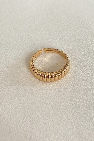 Kadın Gold Rengi Ince Burgulu Ayarlanabilir Yüzük