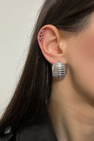 Çizgili Yarım Halka Model Küpe