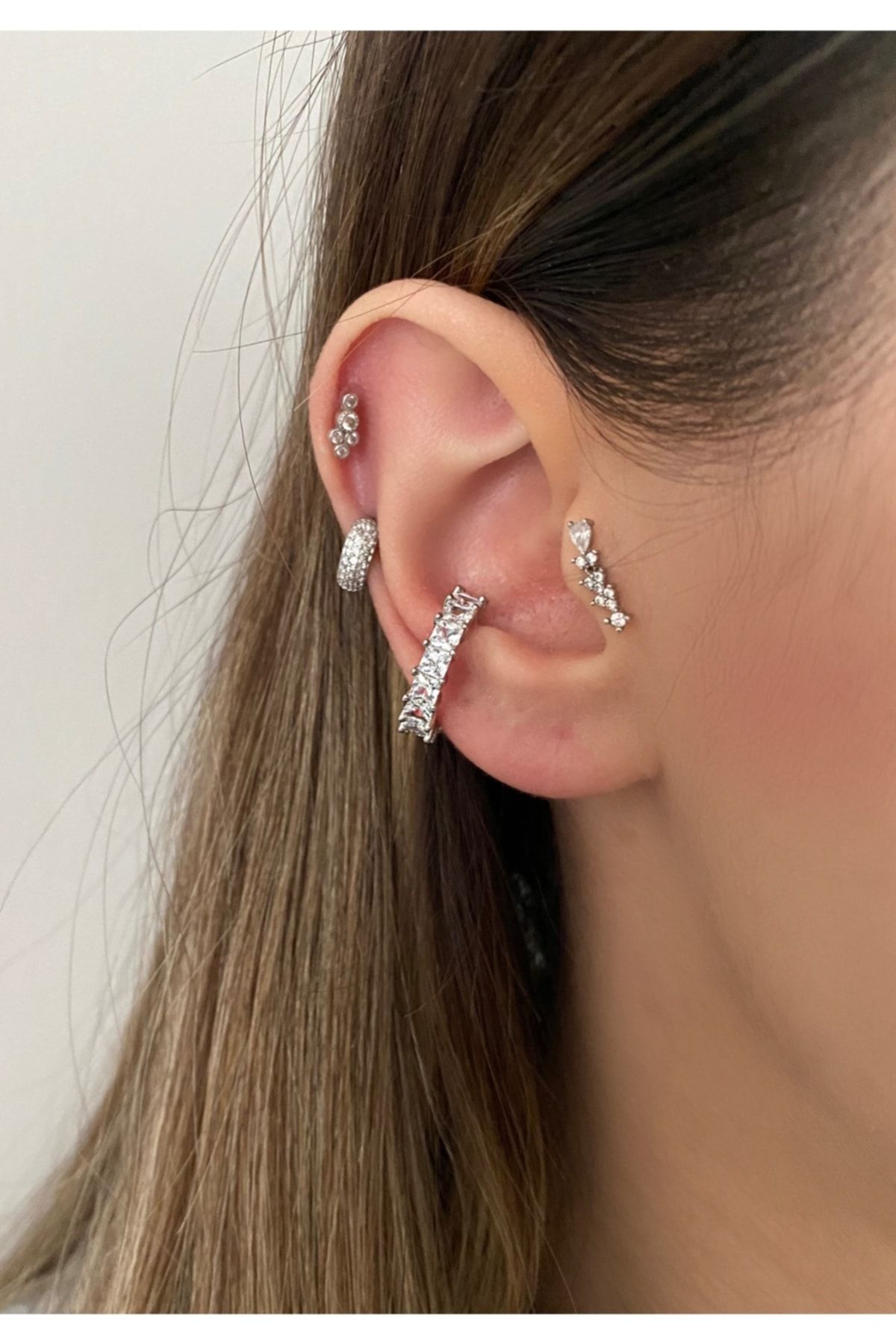 Kadın Tam Tur Zirkon Taşlı Kıkırdak Küpe Earcuff