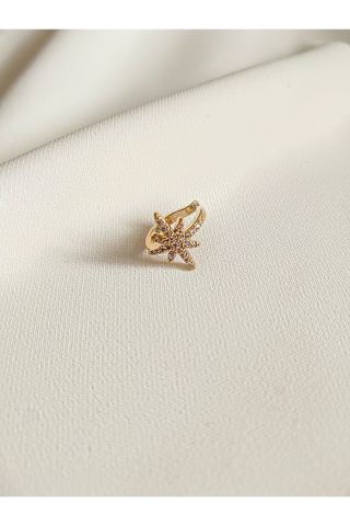 Kadın Altın Rengi Kuzey Yıldız Detaylı Kıkırdak Küpesi