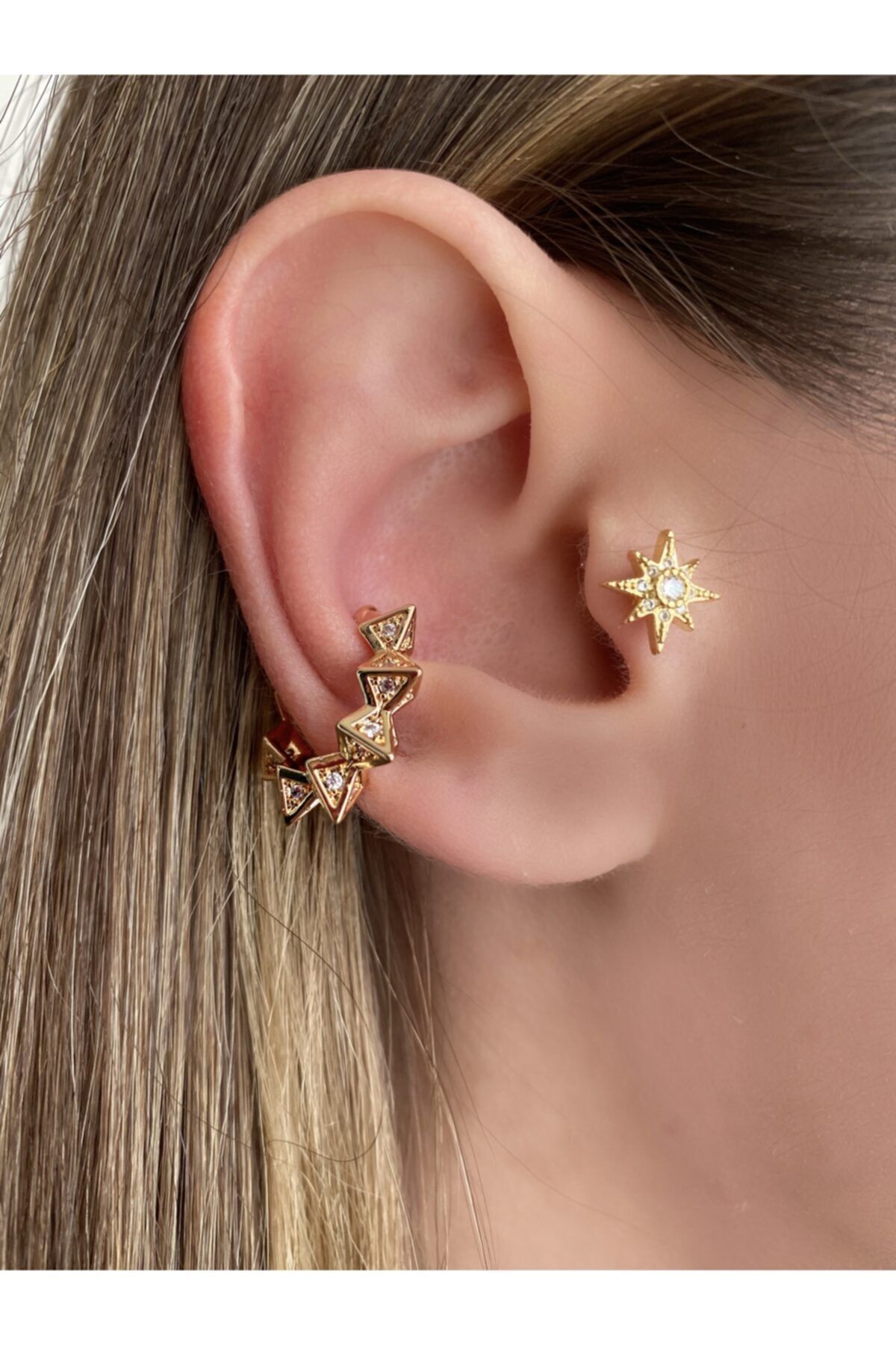 Kadın Gold Renkli Piramit Kıkırdak Küpe Earcuff