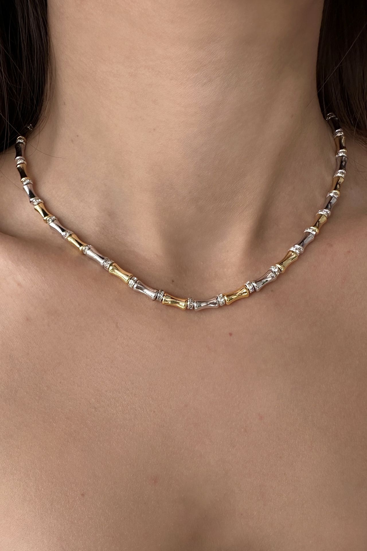 Kemik Model Taşlı Kolye