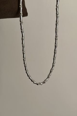 Kemik Model Taşlı Kolye