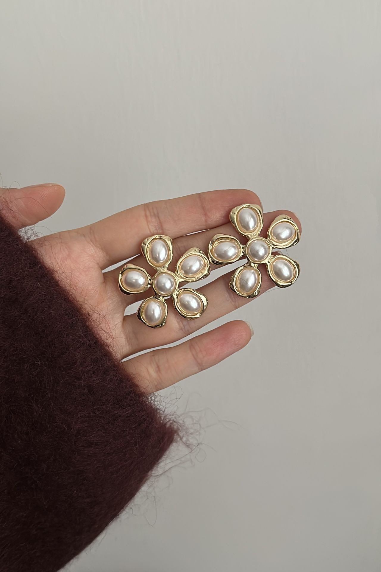 İncili Model Papatya Küpe