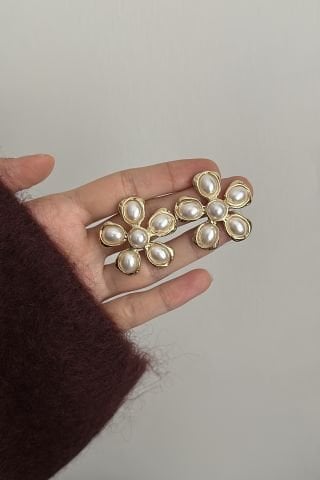 İncili Model Papatya Küpe